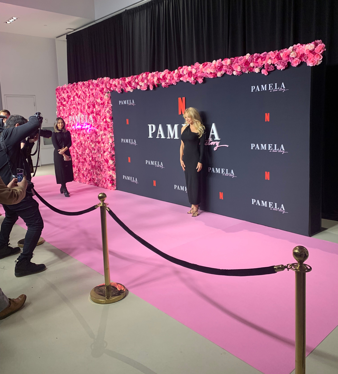 Netflix_Pamela_RedCarpet_3B